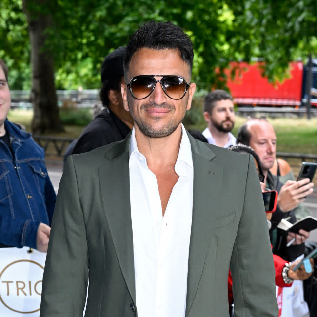 Revela Peter Andre que podría ser padre por sexta vez credit:Bang Showbiz