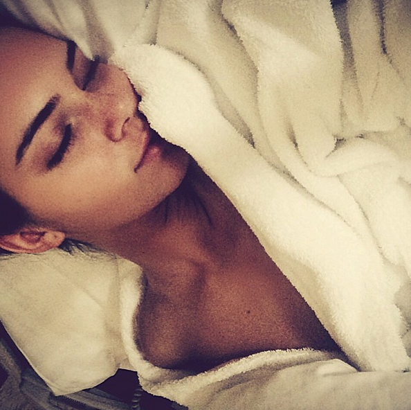 Is Kendall Jenner's sleep taking a toll on her health? (Photo: Instagram/Kendall Jenner)