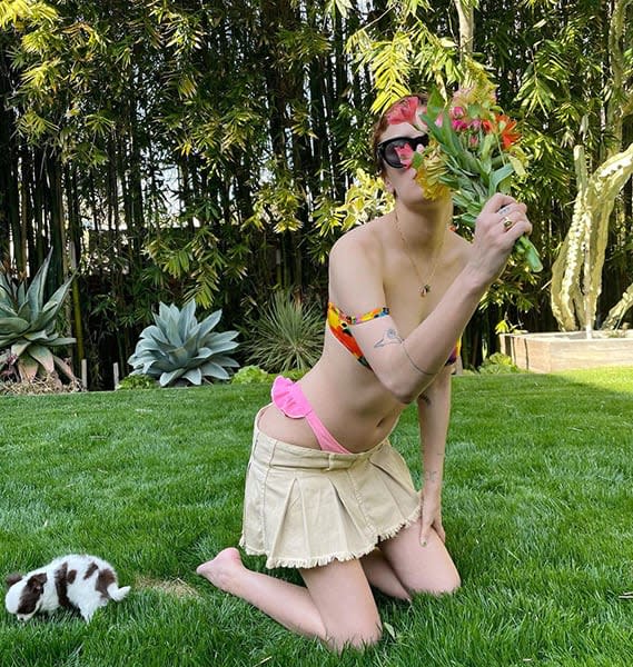 tallulah willis wearing bikini in garden