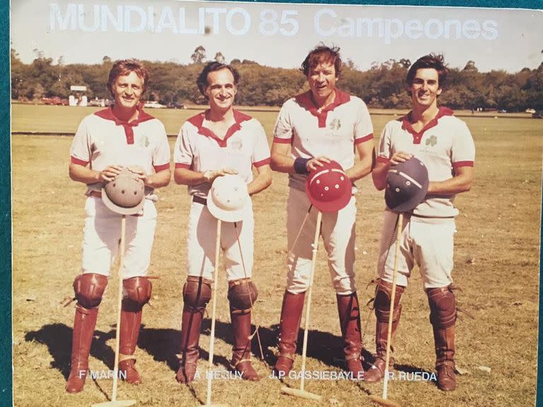 Campeón de Polo, con Alberto Heguy, entre otros.