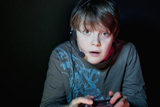 How to know if your child is addicted to video games and what to do about it