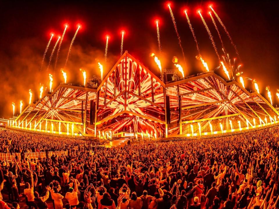 Soundstorm’s ‘Big Beast’ stage explodes fire into the night on day one of the festival (Soundstorm/MDL Beast)
