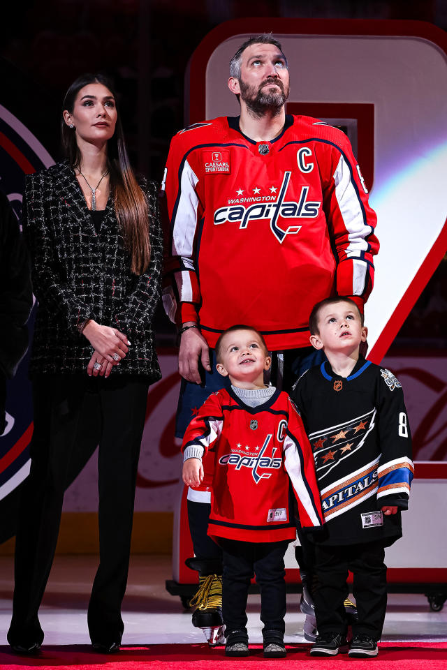 Wholesome moment with William Karlsson and his family ❤️ #nhl #stanleycup 