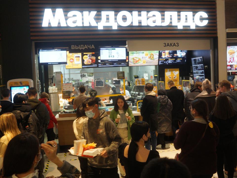 Crowded McDonald's in Moscow