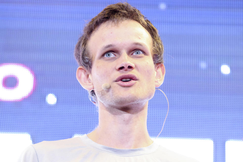 DENVER, CO - 18 FÉVRIER: le co-fondateur d'Ethereum, Vitalik Buterin, prend la parole à ETHDenver le 18 février 2022 à Denver, Colorado.  ETHDenver est le plus grand et le plus ancien événement Ethereum Blockchain au monde avec plus de 15 000 passionnés de crypto-monnaie participant à la rencontre d'une semaine.  (Photo de Michael Ciaglo/Getty Images)