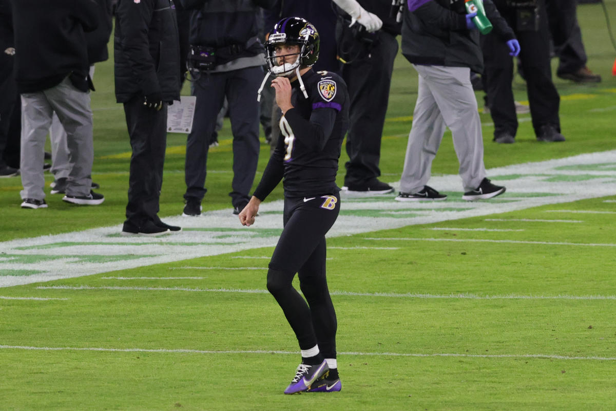 Ravens kicker Justin Tucker is here kicking 70-yard field goals again