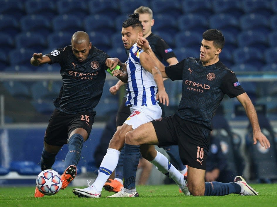 <p>Fernandinho and Rodri form a double pivot in front of defence</p>Getty Images