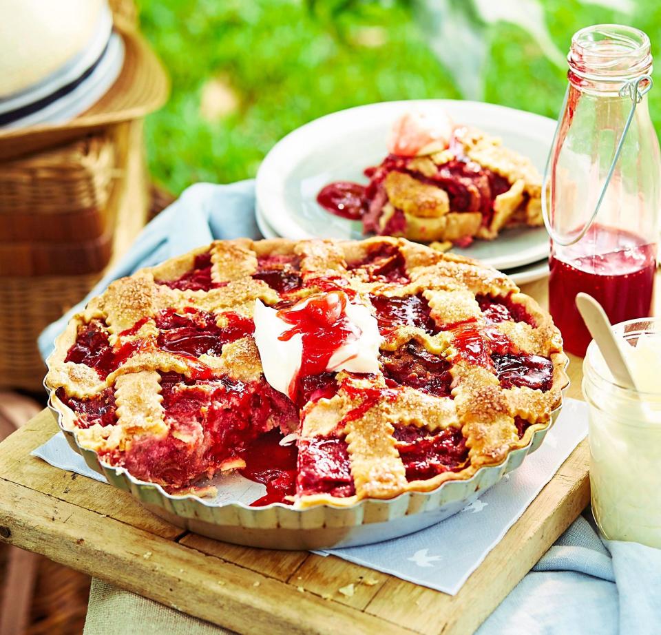 Strawberry Rhubarb Pie