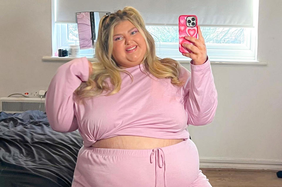 @caitlanredding / CATERS NEWS (PICUTRED Caitlan Redding, the self-dubbed Plus Size Barbie)A 22-year-old who has dubbed herself a 'plus sized Barbie' has defied the trolls by flaunting her size 28 frame. Caitlan Redding says she's often faced with a barrage of obese from online bullies who say she shouldn't be able to wear skimpy clothes. But despite the cruel fat shaming comments, Caitlan from Southend-on-Sea, Essex,  refuses to cover up and says bullies don't have the right to dictate what other people wear. Caitlan's figure has always created controversy online, but recently her photographs have been shared by brands promoting their plus size outfits and sadly Caitlan has been the target of more abuse than ever before. SEE CATERS COPY @caitlanredding / CATERS NEWS