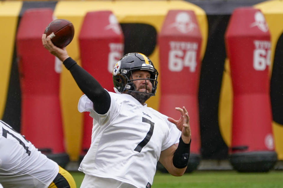 Pittsburgh Steelers quarterback Ben Roethlisberger (7) passes during an NFL football practice, Wednesday, Aug. 18, 2021, in Pittsburgh. (AP Photo/Keith Srakocic)