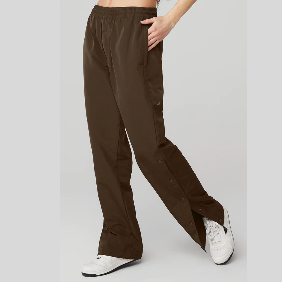 <p><a href="https://go.redirectingat.com?id=74968X1596630&url=https%3A%2F%2Fwww.aloyoga.com%2Fproducts%2Fu5009r-legend-snap-pant-espresso&sref=https%3A%2F%2Fwww.womenshealthmag.com%2Fstyle%2Fg45767101%2Falo-yoga-singles-day-sale-2023%2F" rel="nofollow noopener" target="_blank" data-ylk="slk:Shop Now;elm:context_link;itc:0" class="link ">Shop Now</a></p><p>Legend Snap Pant</p><p>aloyoga.com</p><p>$82.00</p>