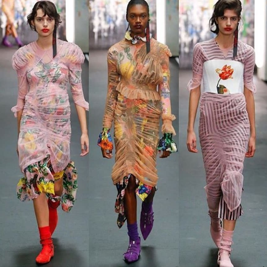 <p>Wild, bunt, anarchisch – wunderbar: Die Entwürfe des Designerduos Thea Bregazzi and Justin Thornton. (Bild: Instagram/preenbythorntonbregazzi) </p>