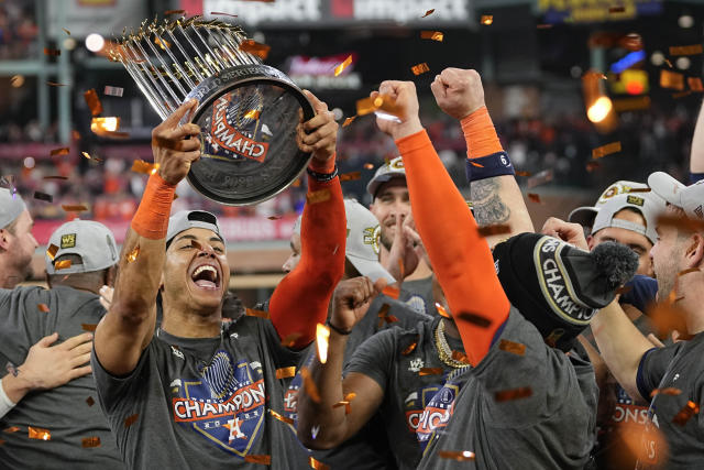 Houston Astros shortstop Jeremy Peña becomes the first rookie to win a Gold  Glove Award