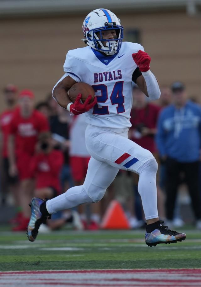 IHSAA football: After lights outage, Bishop Chatard beats Cathedral