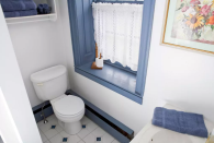 <p>Here’s the washroom. (Airbnb) </p>