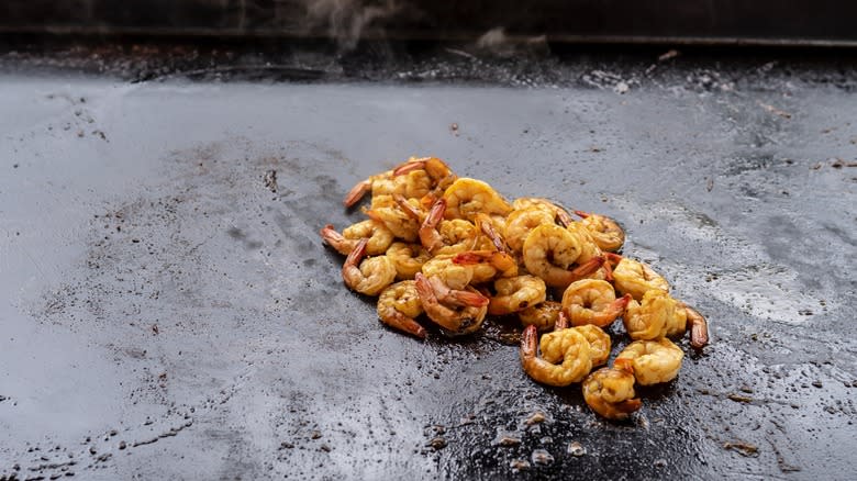 Cooking shrimp on flat griddle