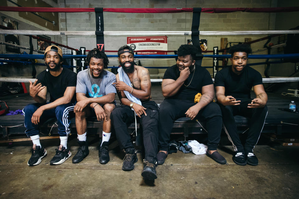 Los hermanos Russell en el Enigma Boxing Club en Capitol Heights, Maryland.  (Amanda Westcott/Showtime)