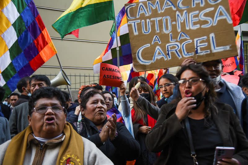 Protests in support of the detention of governor Camacho outside Bolivia's attorney general office in La Paz