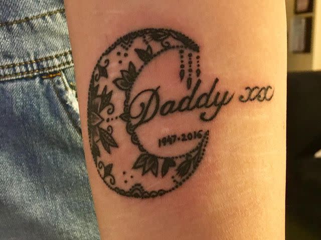 Lexi Jones Instagram David Bowie's daughter Alexandria "Lexi" Zahra Jones' tattoo honoring him.