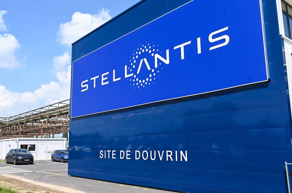 Stellantis automaker software