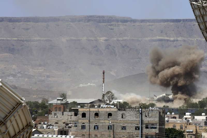 葉門內戰，2015年9月，沙烏地阿拉伯空軍轟炸葉門首都沙那（AP）