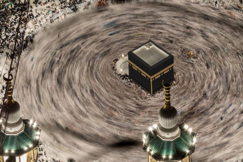 Muslims perform their Umrah rituals at Masjid al-Haram during the holy month of Ramadan. -/Saudi Press Agency/dpa