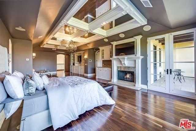 Chris Paul's master bedroom with the mirrored ceiling