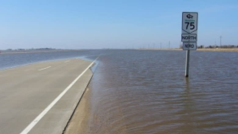 Manitoba flood forecast data centre getting busy