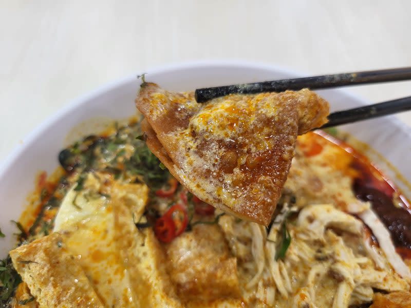 Lau Jiang Fishball Laksa Noodles - fried dumpling