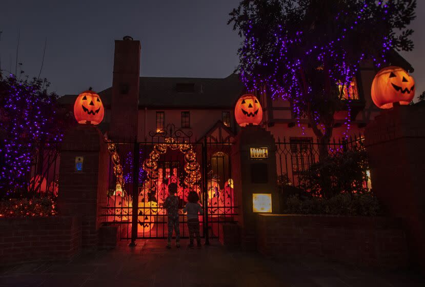 TOLUCA LAKE, CA - OCTOBER 28, 2021: Jack-o'-lanterns are the theme at a home decorated for Halloween on Moorpark St. in Toluca Lake. (Mel Melcon / Los Angeles Times)