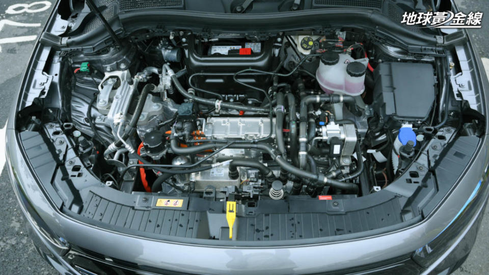 EQA車上搭載66.5kWh電池模組，以WLTP的測試規範下可以提供496公里續航力。(攝影/ 林先本)