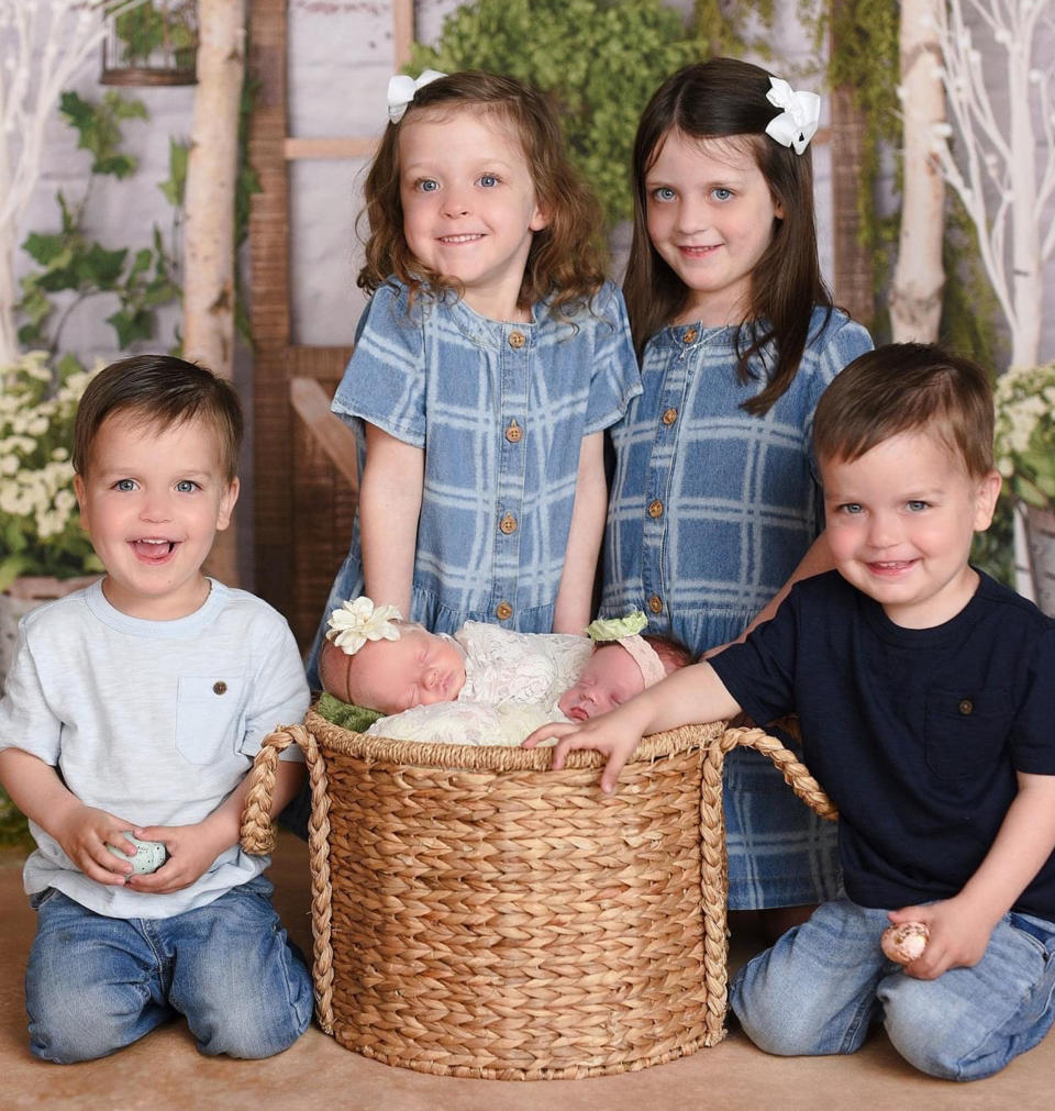 The Rawley kids: Owen, Eloise, Amelia, Violet, Rose and Wyatt. (Courtesy of Jenny Marie Photography)