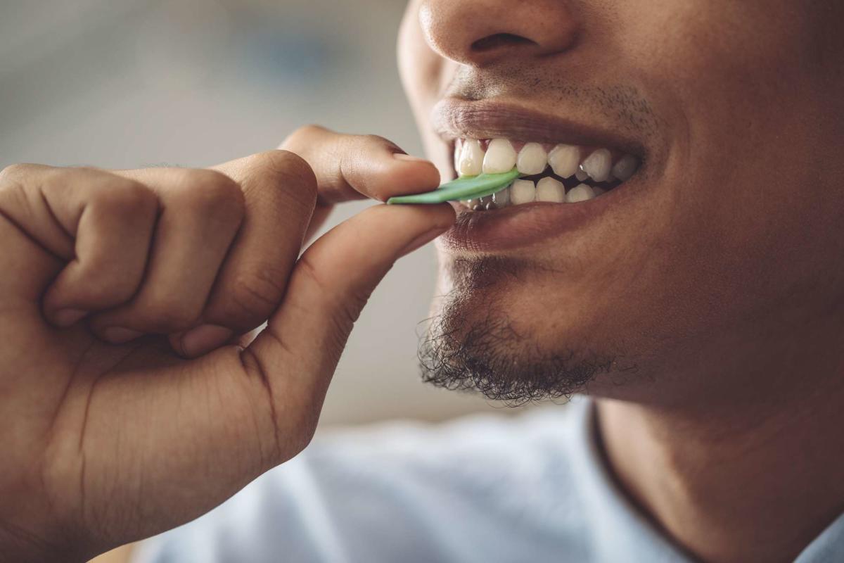 Teen Boys Are Chewing ‘Facial-Fitness Gum’ to Get Chiseled Jaws: ‘They Want to Look like Models’