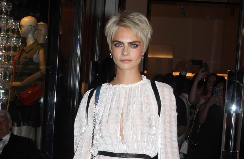 British model-and-actress Cara Delevingne has identified as genderfluid in the past. In an interview with ELLE, Cara talked about it after being asked if her pronouns were still she/they. Cara said: “Nobody’s ever asked me that! Yes? I believe every single one of us have masculine and feminine in us. But for me, with the times we’re in right now, it would feel weird to say I’m anything else when I am a woman, even though I understand I have masculine and feminine energy.”