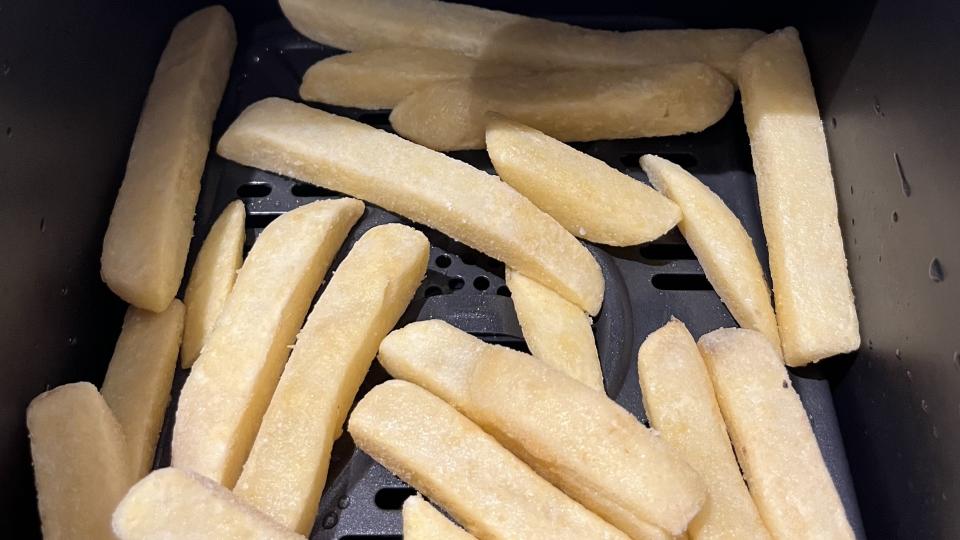 frozen fries in the air fryer