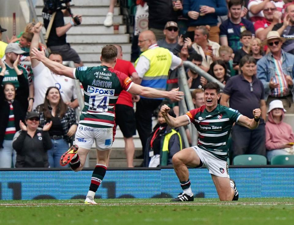 Freddie Burns’ (right) drop-goal with 20 seconds remaining saw Leicester home (Tim Goode/PA) (PA Wire)