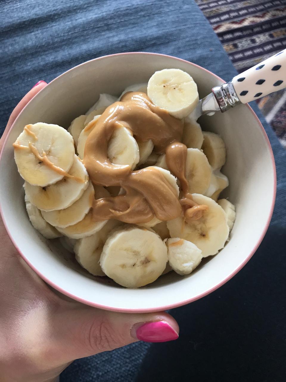 Yogurt with banana and peanut butter.