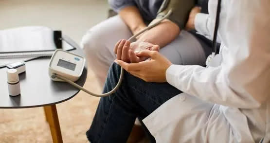 18歲以上國人的高血壓盛行率達26.8%。（示意圖／photoAC）