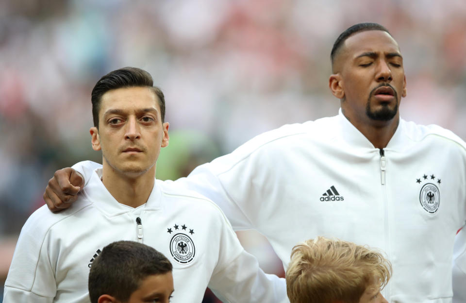 Boateng hielt als einer von wenigen zu Özil – das ehrt ihn (Bild: Reuters)