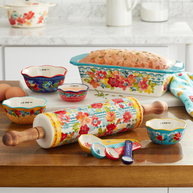 Bake just like The Pioneer Woman with this 10-piece set that's now