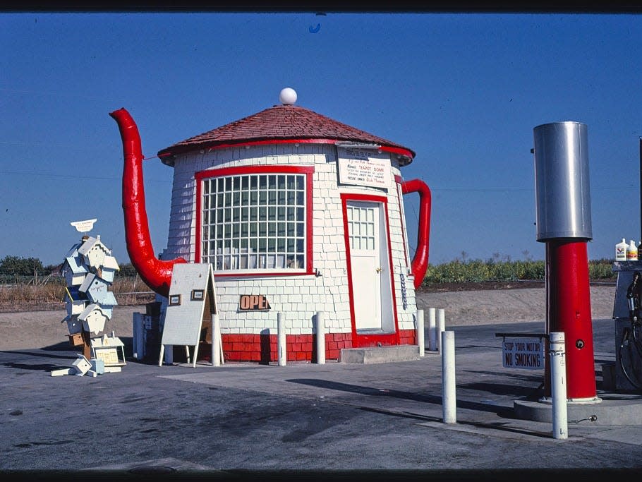 Teapot Dome gas station, Zillah, Washington