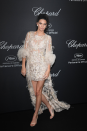 Pero para la fiesta de la marca de joyería Chopard, Kendall le dio un giro a su look.