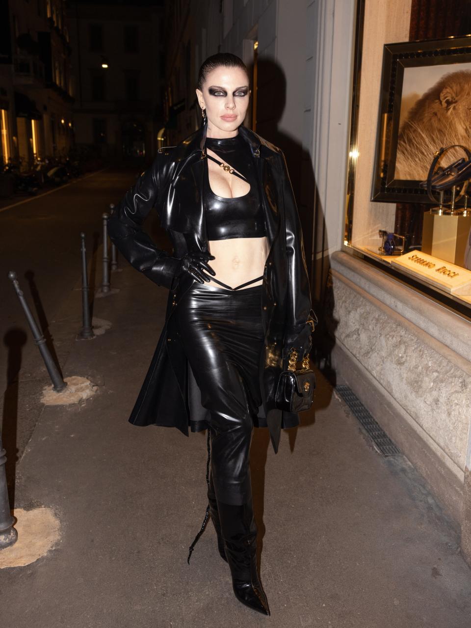 julia fox attending milan fashion week