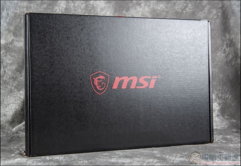 MSI GL73 8SE 開箱 評測 - 02