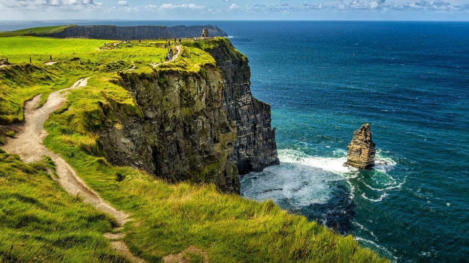 cliffs of moher in ireland