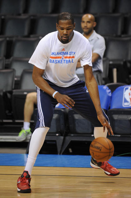 Mar 11, 2015; Oklahoma City, OK, USA; Oklahoma City Thunder forward Kevin Durant (35) warms up prior to the game against the Los Angeles Clippers at Chesapeake Energy Arena. (Mark D. Smith-USA TODAY Sports)