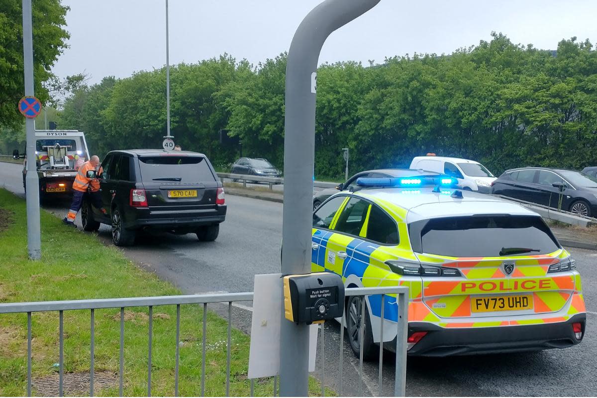 A lorry and Range Rover crashed on Cirencester Way <i>(Image: Newsquest)</i>