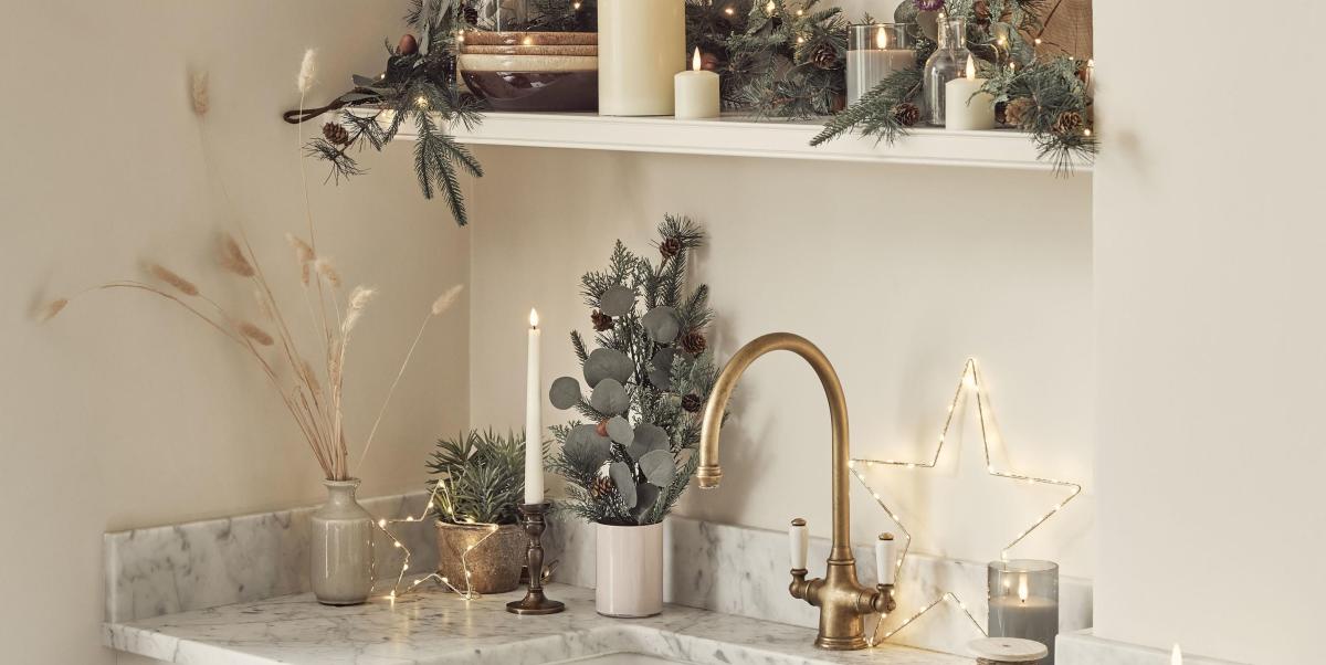 6 Joyful Christmas Kitchen Decor Ideas - homeyou