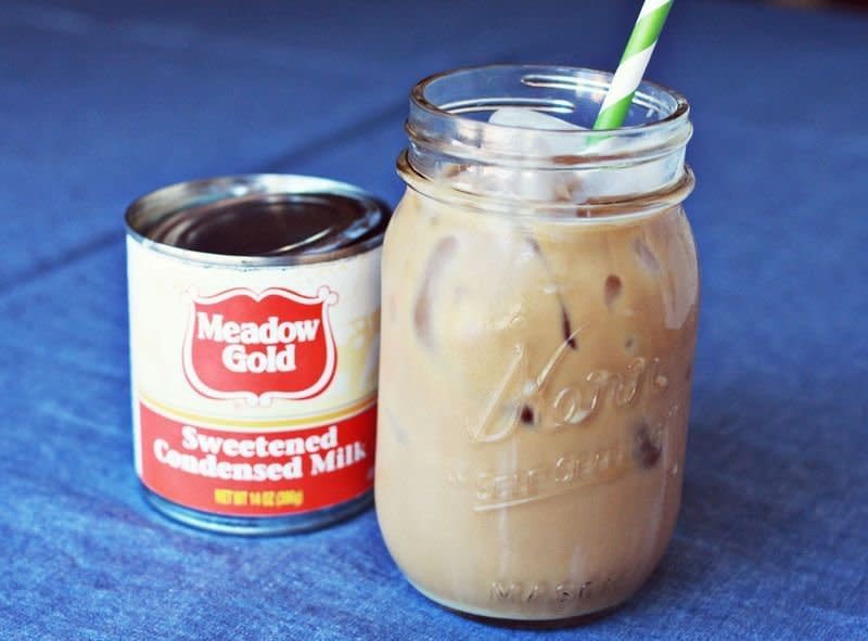 <strong>Get this <a href="http://www.abeautifulmess.com/2012/06/homemade-iced-coffee.html" target="_blank">Homemade Iced Coffee</a> recipe from A Beautiful Mess</strong>