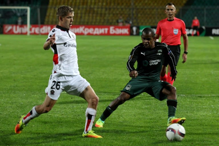 Nice's French midfielder Vincent Koziello (L) vies Krasnodar's Brazilian midfielder Joaozinho during the UEFA Europa League group I football match between FC Krasnodar and OGC Nice in Krasnodar on September 29, 2016